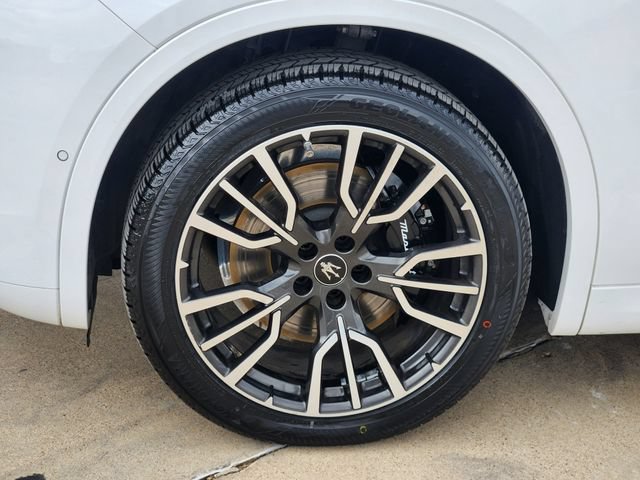 Used 2023 Maserati Grecale Modena AWD/4WD image 18