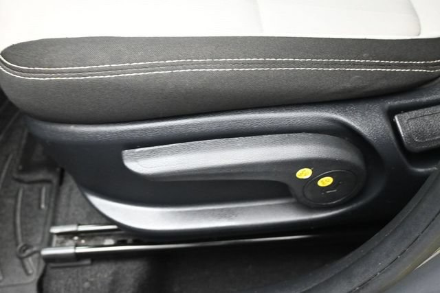 Used 2024 Hyundai Venue SEL FWD image 21