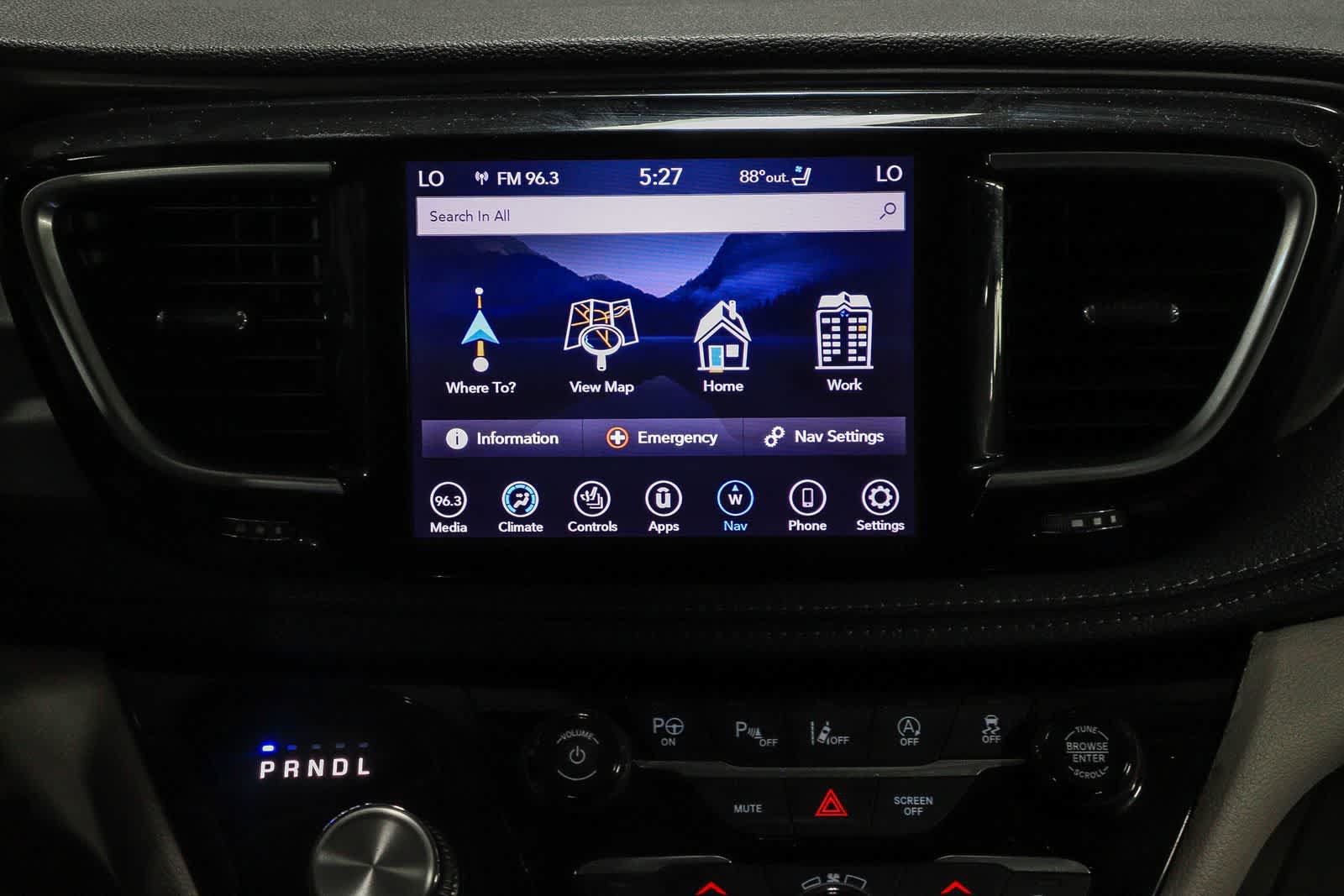 Used 2019 Chrysler Pacifica Limited w/ Advanced Safetytec Group FWD image 16