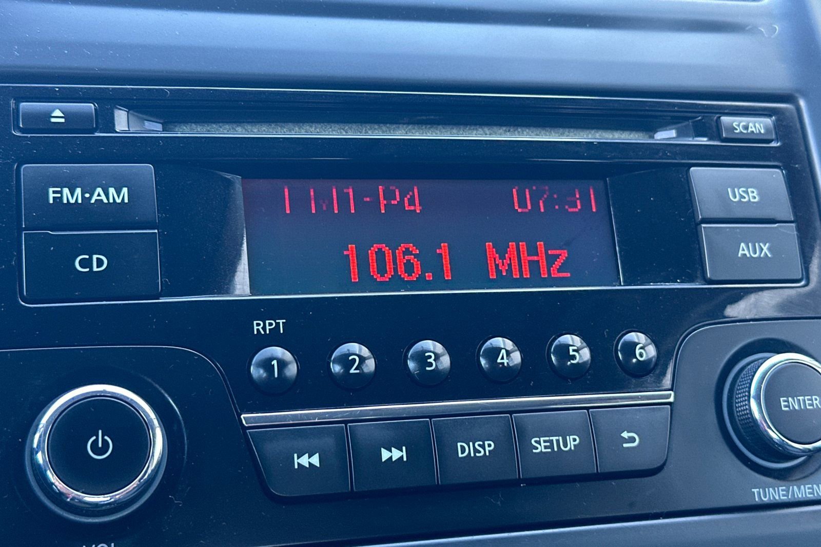 Used 2017 Nissan Versa SV image 17