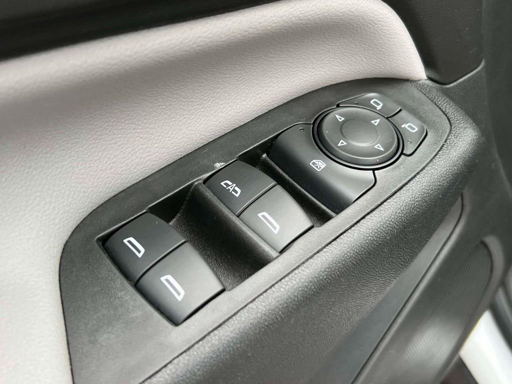 Used 2022 Chevrolet Equinox LS w/ LS Convenience Package AWD/4WD image 17