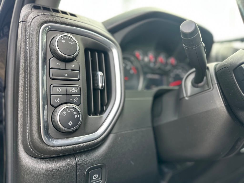 Used 2023 Chevrolet Silverado 3500 LT w/ Convenience Package image 16