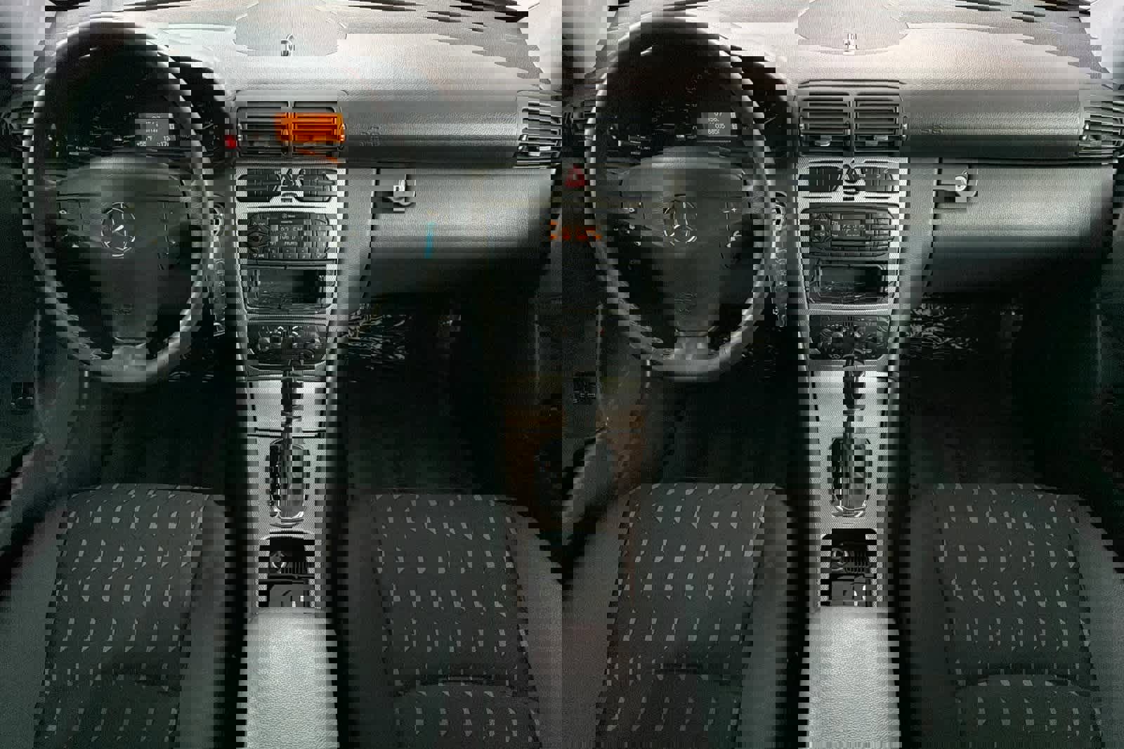 Used 2002 Mercedes-Benz C 230 Coupe image 3