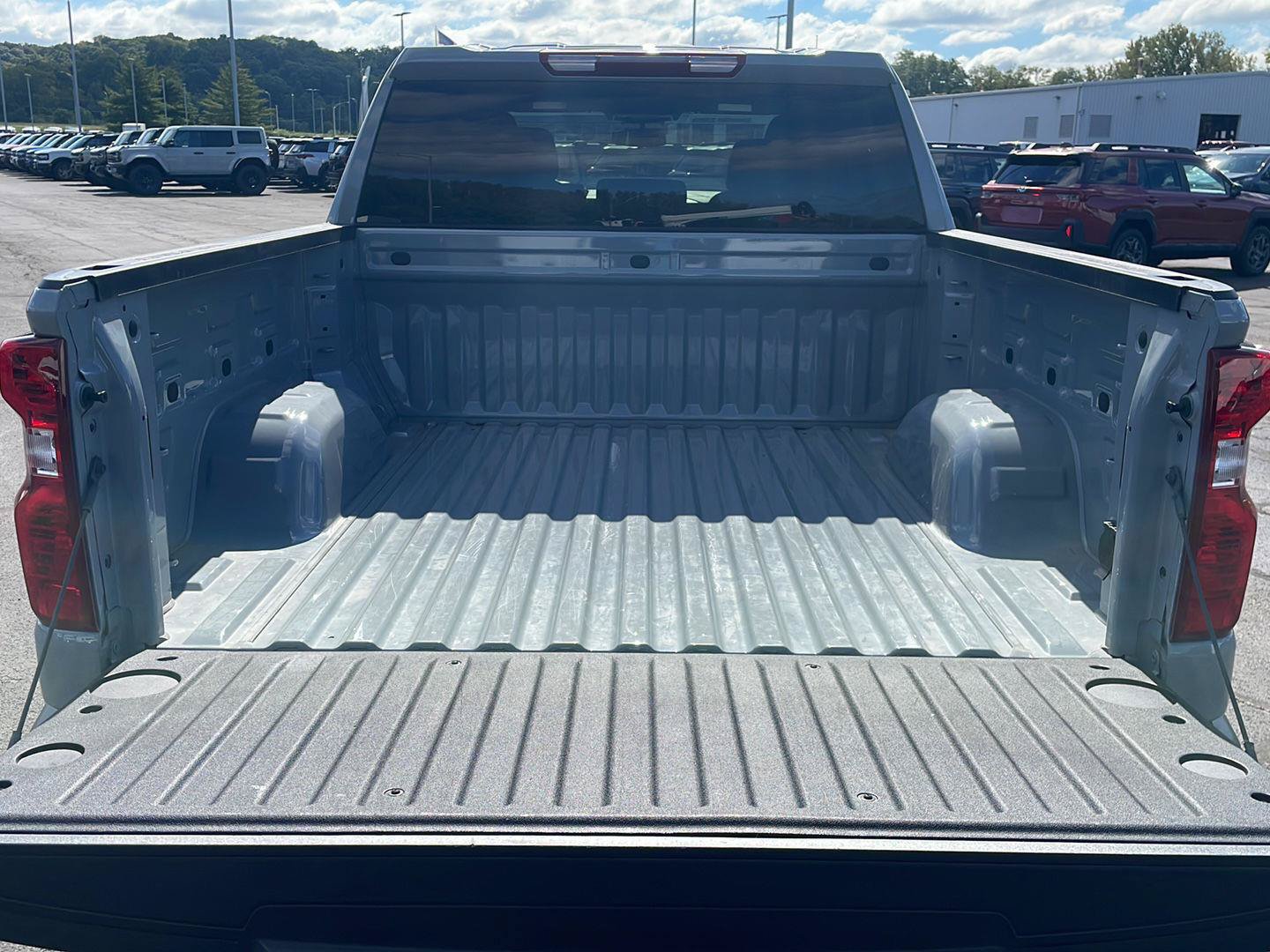 Used 2024 Chevrolet Silverado 1500 LT AWD/4WD image 28