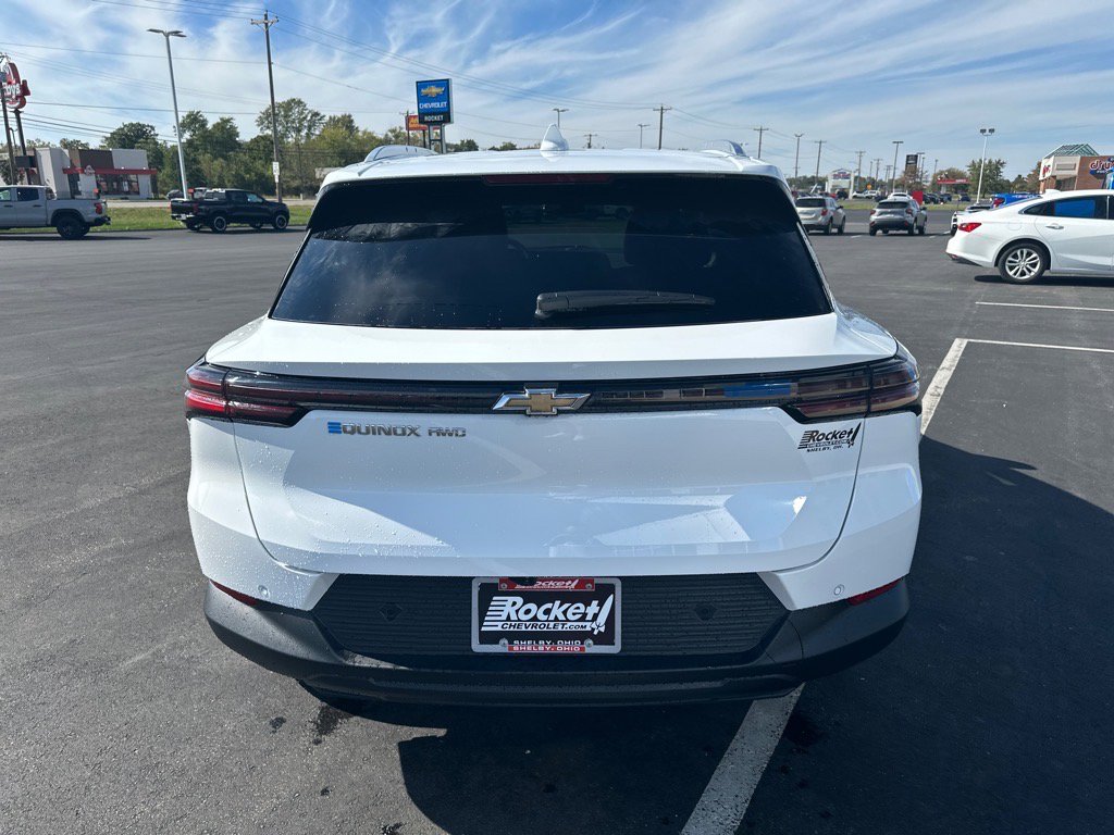 New 2026 Chevrolet Equinox EV LT image 6