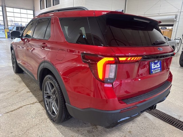 New 2026 Ford Explorer ST-Line w/ ST-Line Street Pack image 7