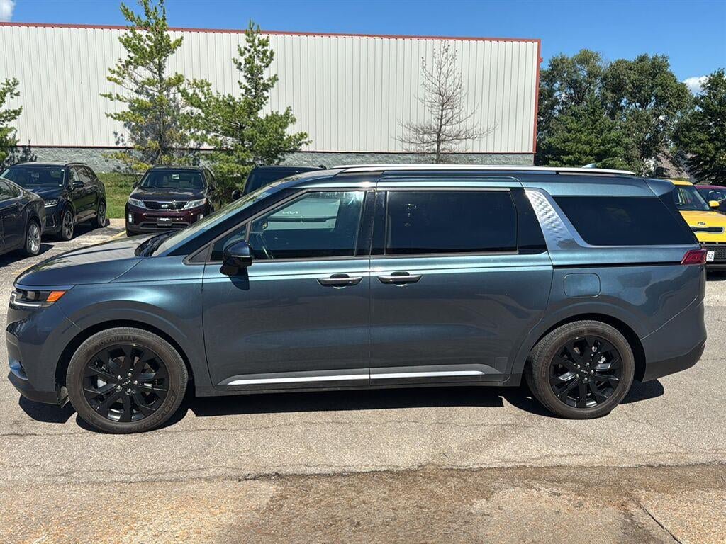 Used 2024 Kia Carnival SX FWD image 6