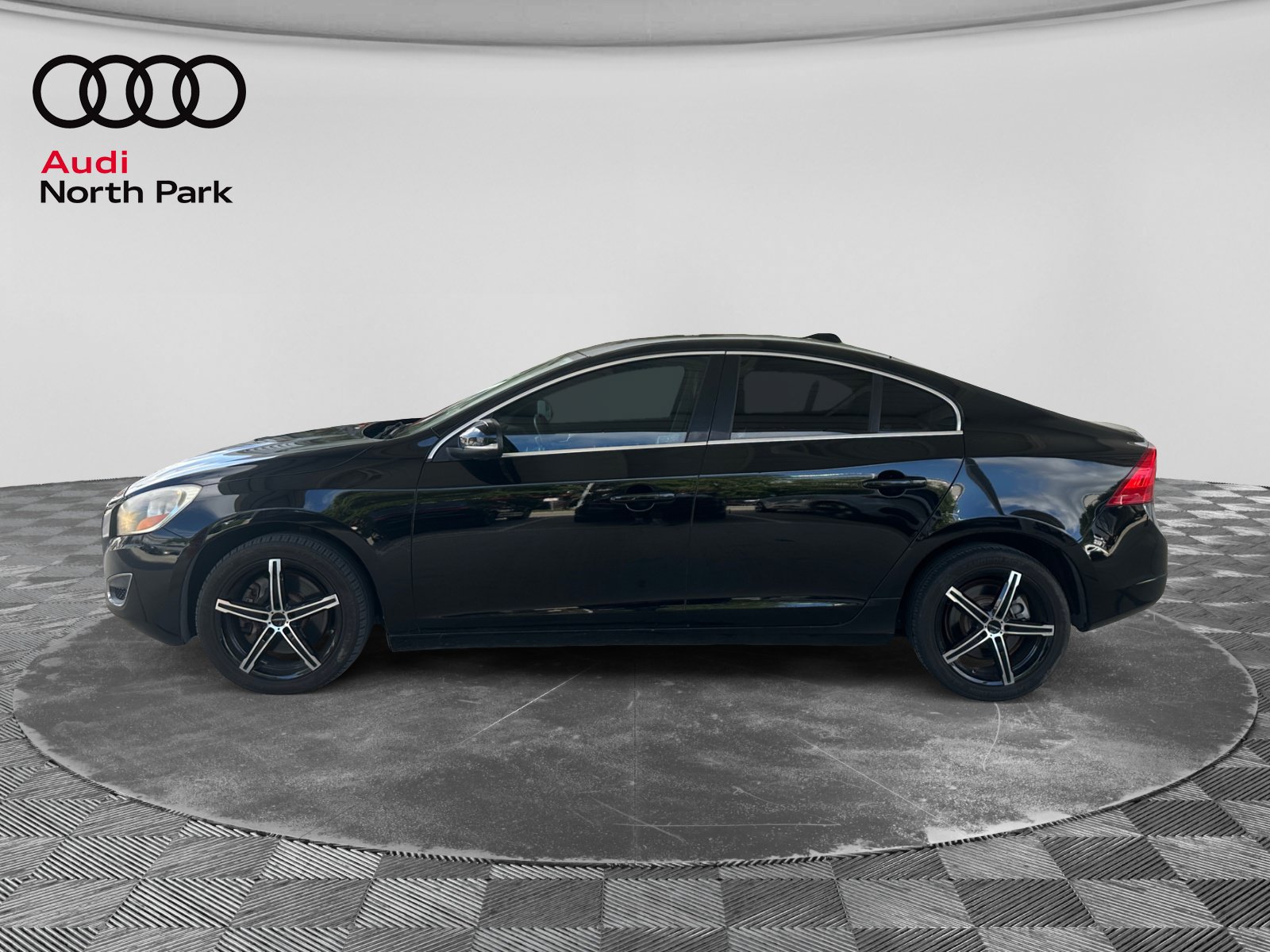 Used 2012 Volvo S60 T5 FWD image 2