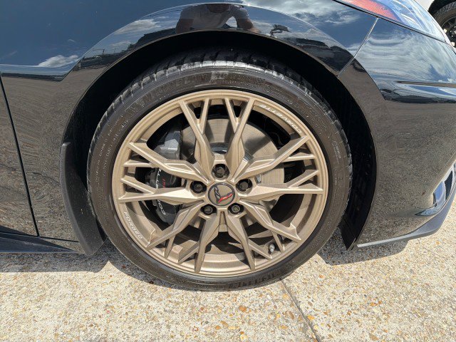 Used 2024 Chevrolet Corvette Stingray Preferred Cpe w/ Z51 Performance Package RWD image 27