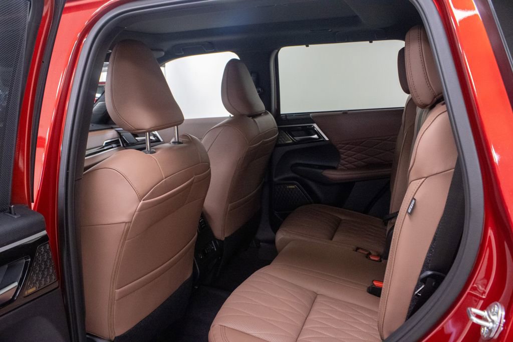 New 2026 Mitsubishi Outlander SEL image 5