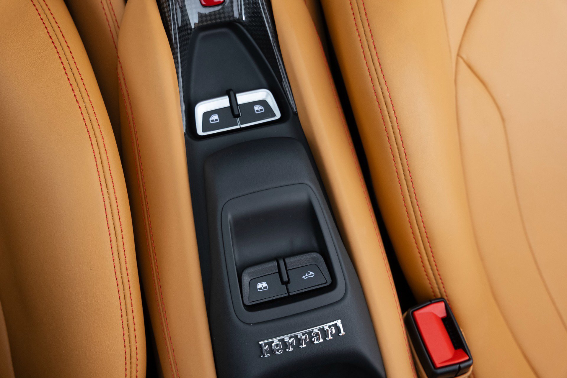 Used 2021 Ferrari F8 Tributo image 24