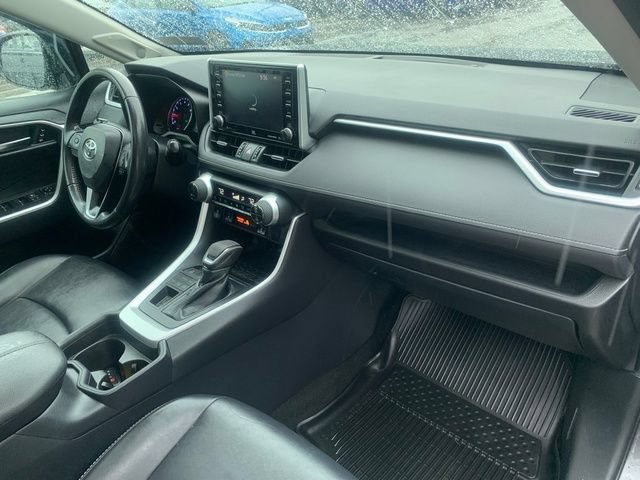 Used 2019 Toyota RAV4 XLE Premium w/ Cold Weather Package AWD/4WD image 11