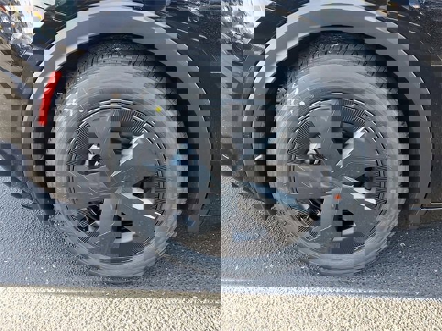 New 2026 Toyota Prius LE image 5