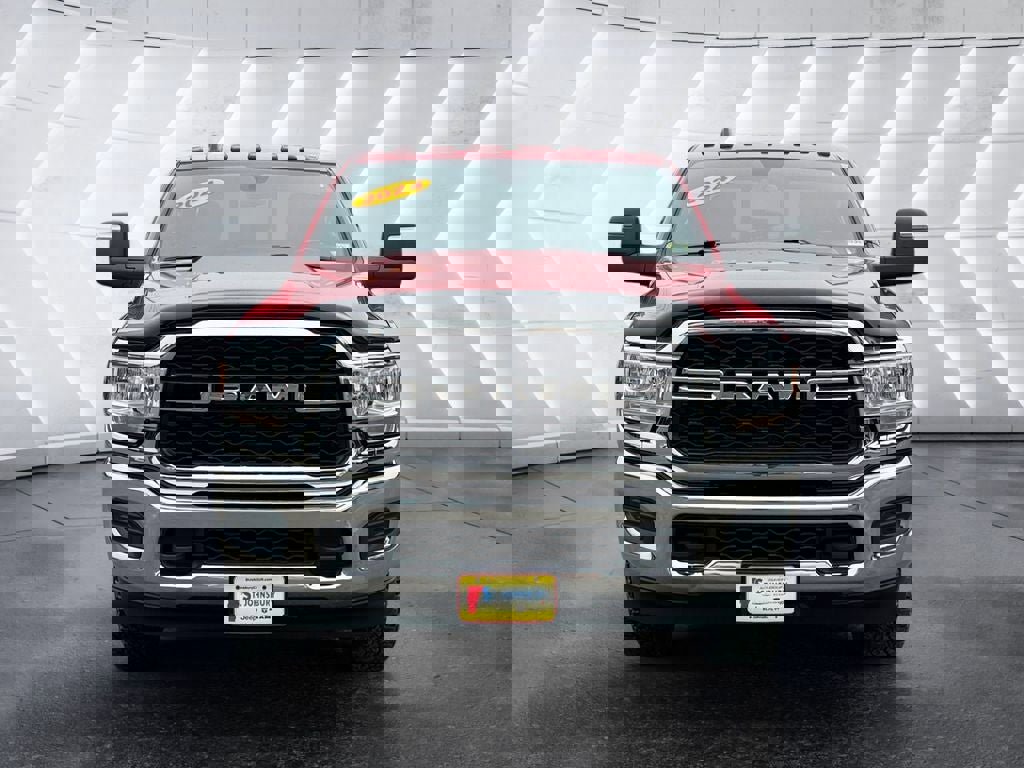 Used 2024 RAM 2500 Tradesman w/ Chrome Appearance Group image 9