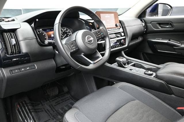 Used 2025 Nissan Pathfinder SV AWD/4WD image 21