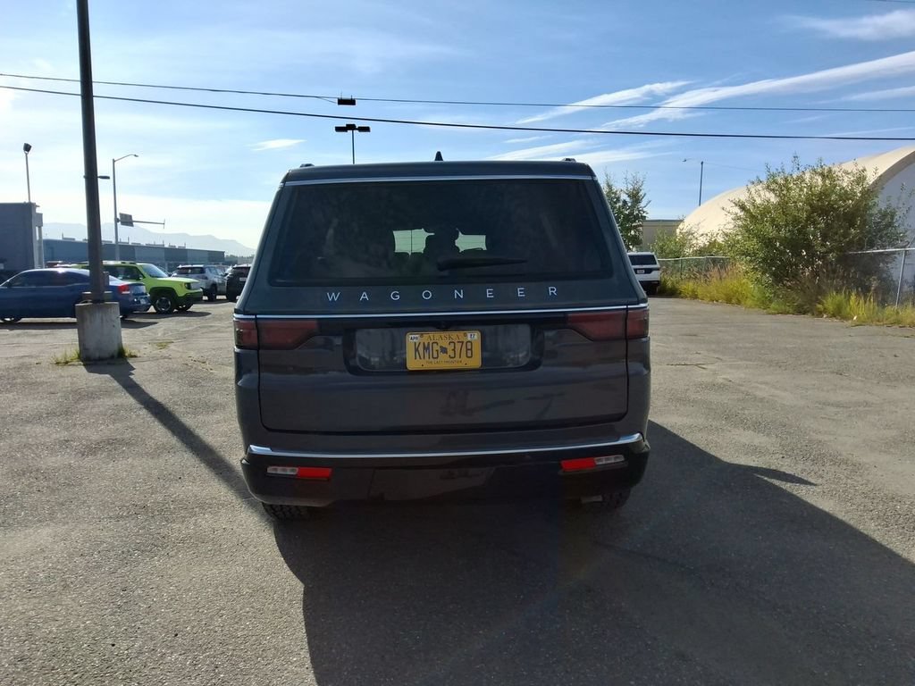 Certified 2025 Jeep Wagoneer Series II w/ 8-Passenger Seating Package AWD/4WD image 7