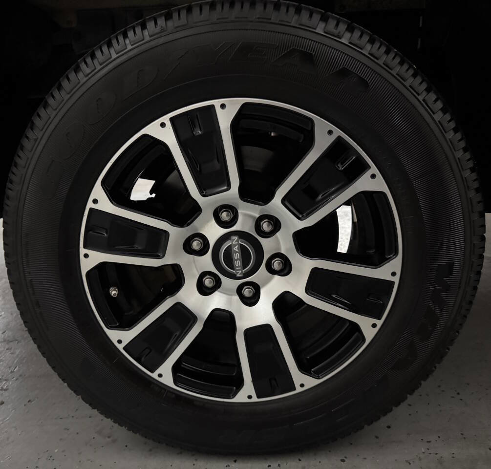 Used 2018 Nissan Titan SV AWD/4WD image 34