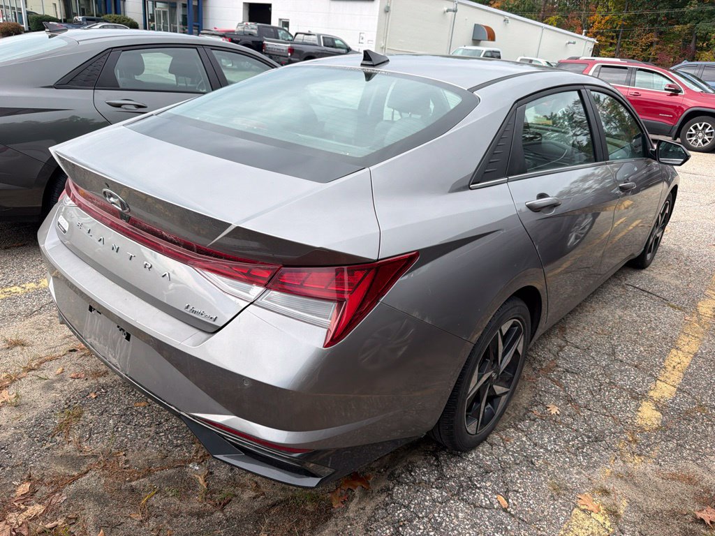 Used 2023 Hyundai Elantra Limited FWD image 4