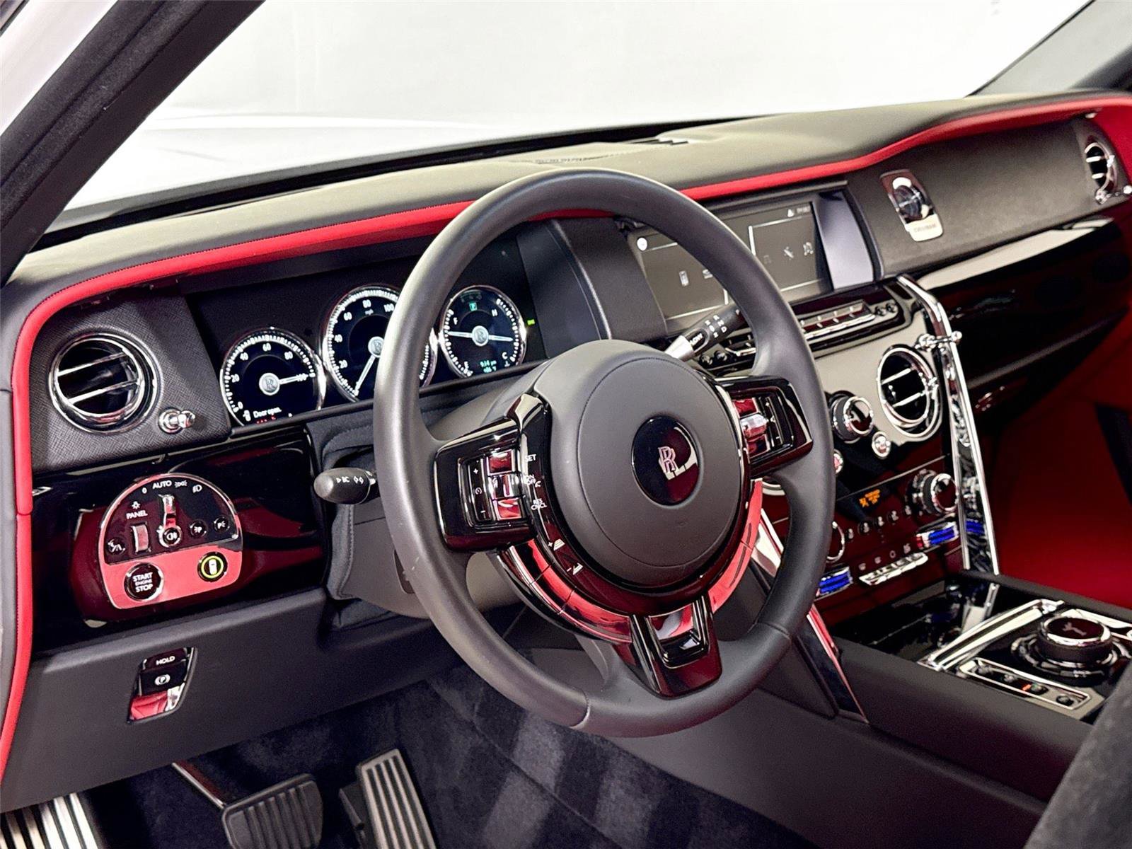 Used 2024 Rolls-Royce Cullinan image 17