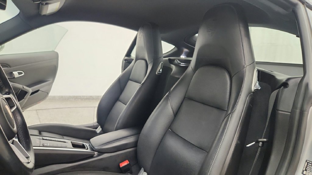 Used 2019 Porsche 718 Cayman S RWD image 26
