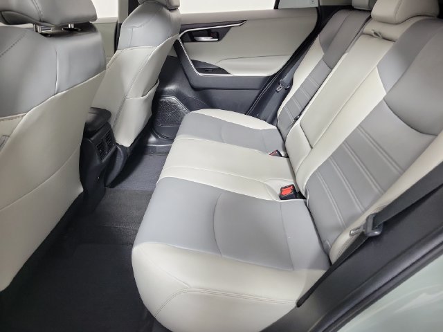Used 2021 Toyota RAV4 XLE Premium FWD image 12