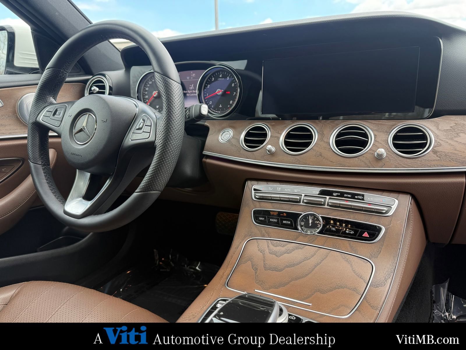 Used 2018 Mercedes-Benz E 300 image 32