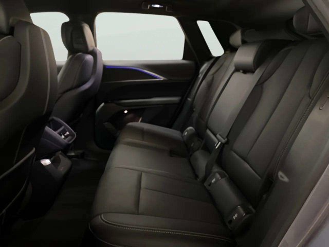 Used 2024 Cadillac Lyriq Sport RWD image 20