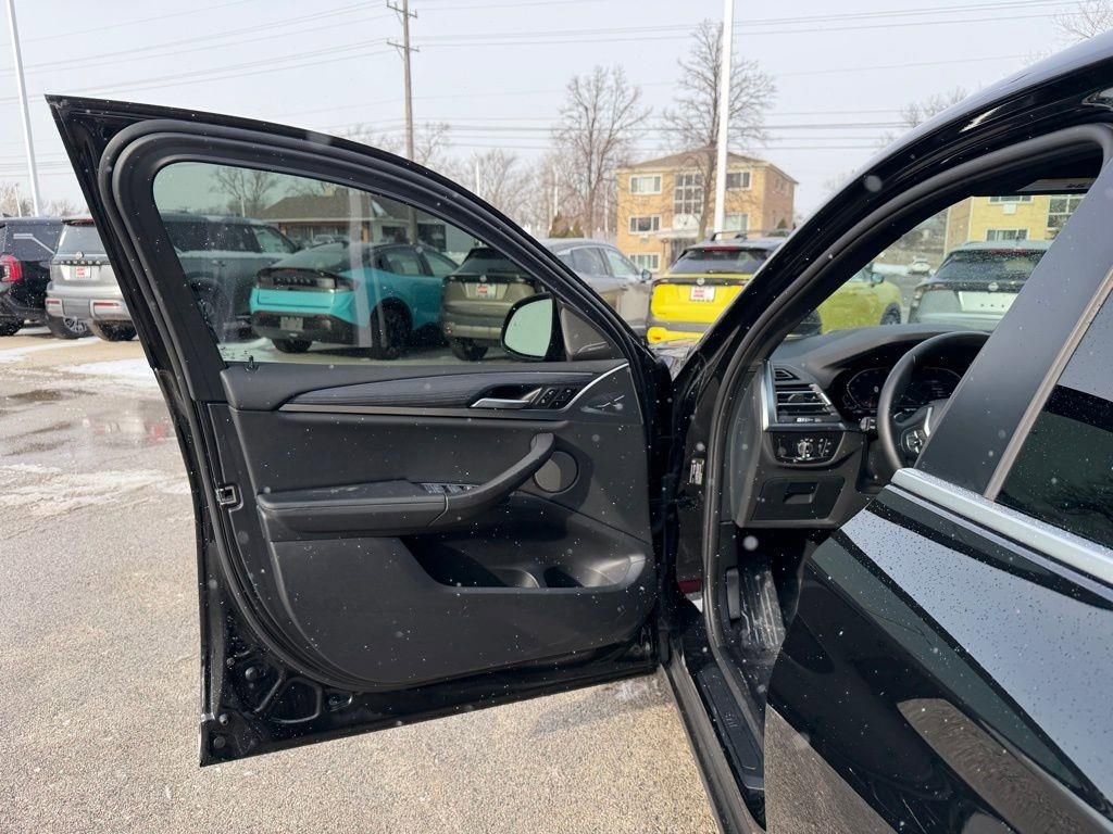 Used 2023 BMW X4 xDrive30i w/ Premium Package image 25