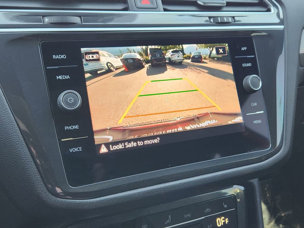 Used 2024 Volkswagen Tiguan SE R-Line image 16