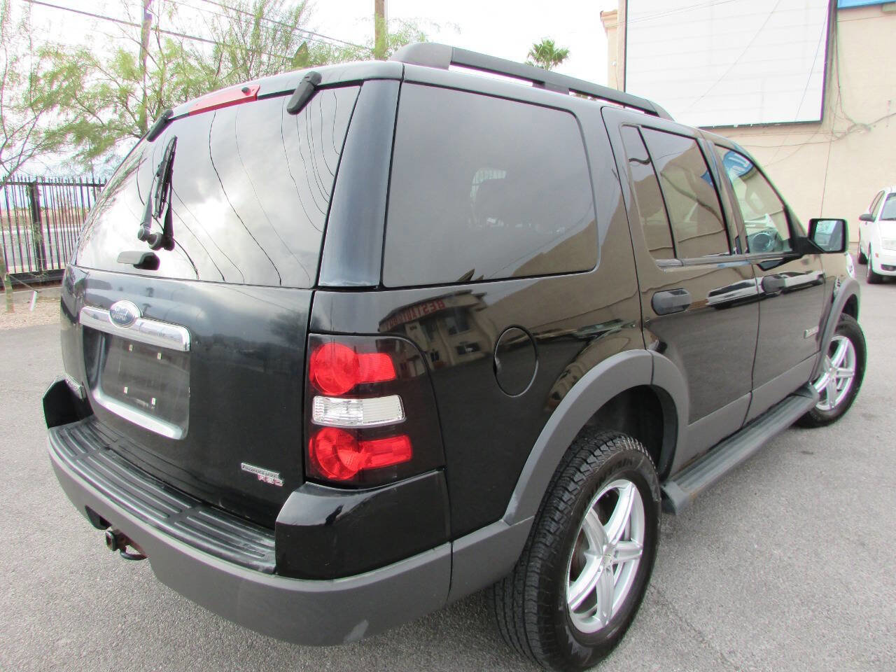 Used 2006 Ford Explorer XLT AWD/4WD image 4