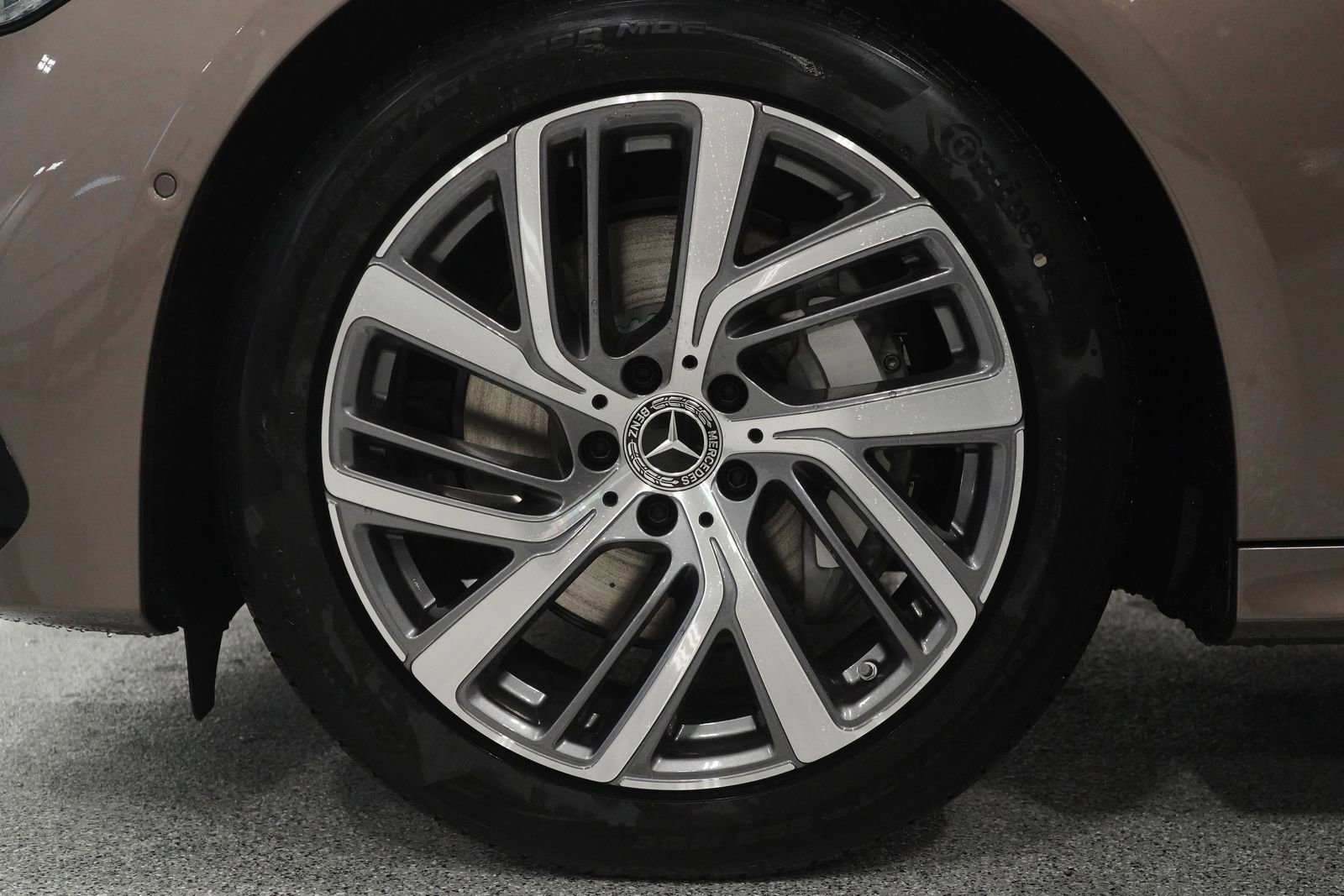 New 2026 Mercedes-Benz E 350 4MATIC Sedan image 12