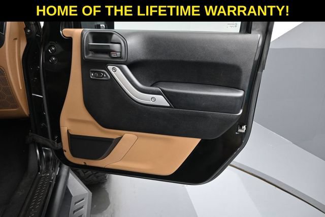 Used 2013 Jeep Wrangler Unlimited Rubicon w/ Connectivity Group AWD/4WD image 47