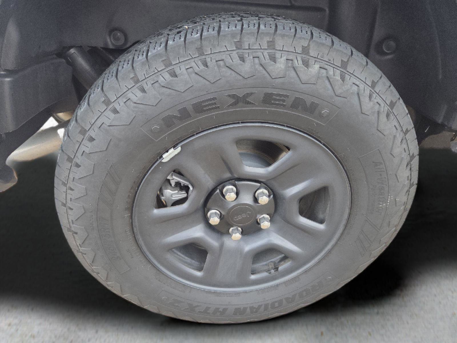 Used 2025 Jeep Wrangler Sport image 36