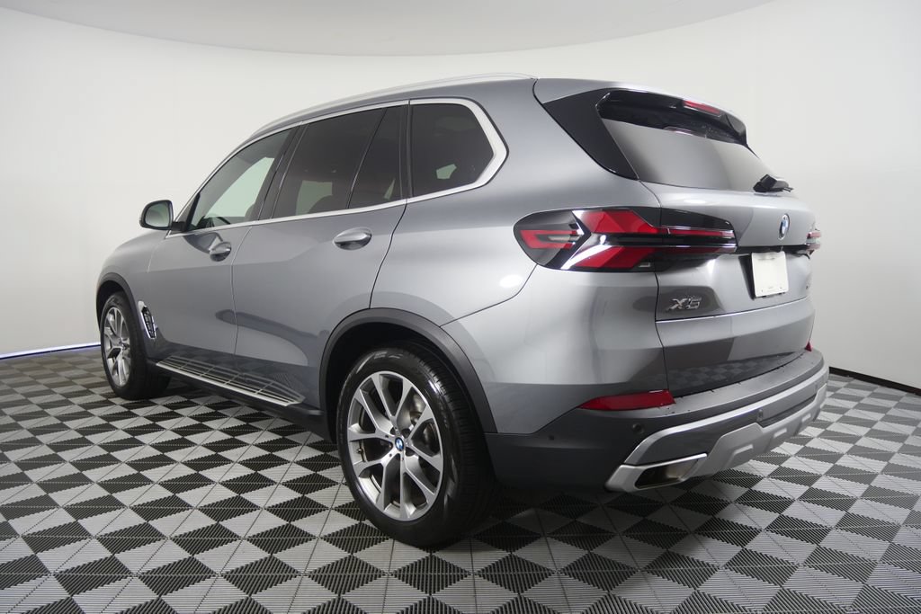 Certified 2026 BMW X5 sDrive40i RWD image 3