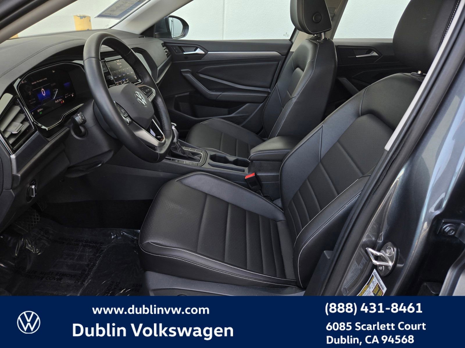 Certified 2023 Volkswagen Jetta SE w/ Panoramic Sunroof Package image 16