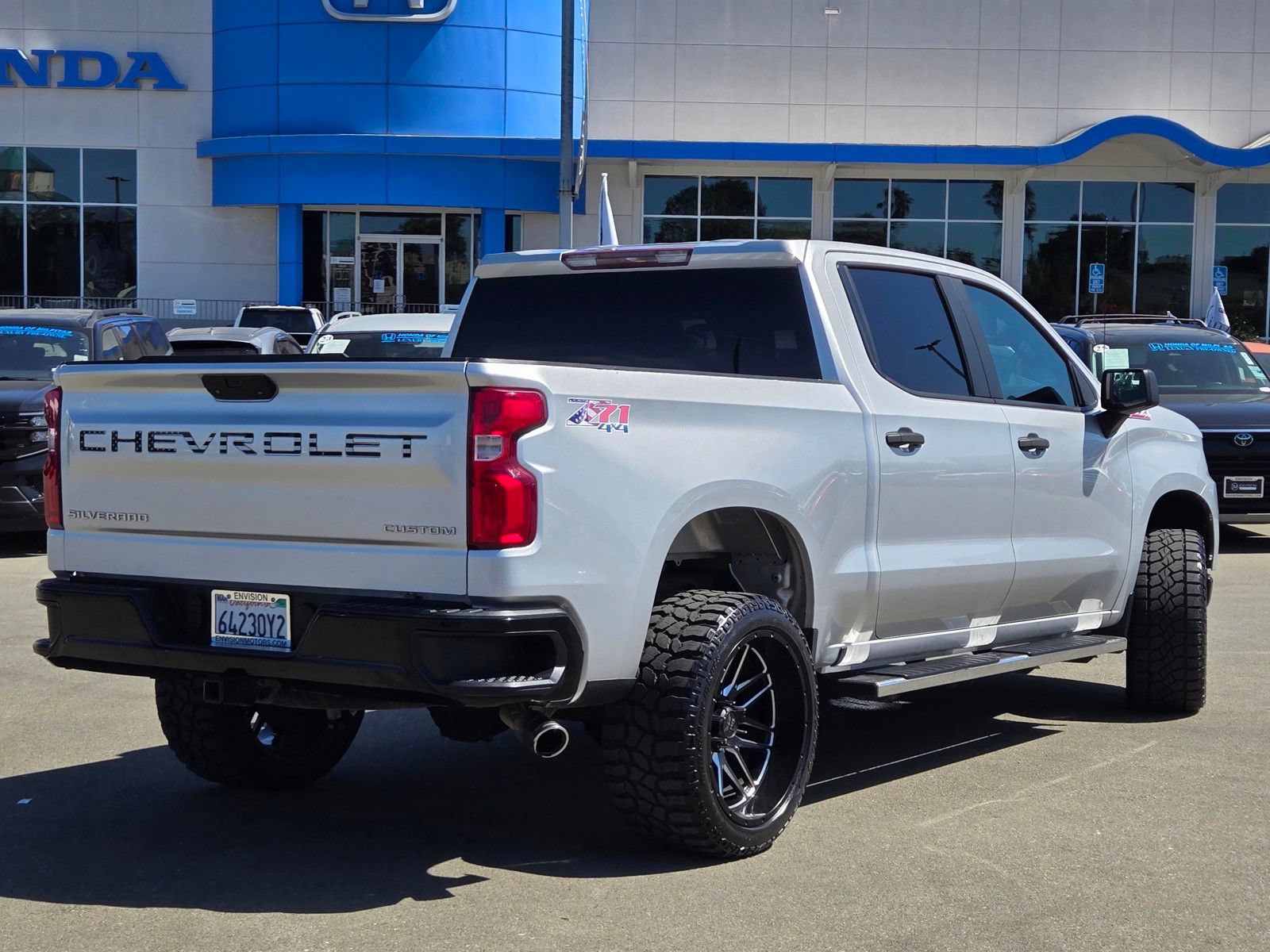 Used 2019 Chevrolet Silverado 1500 Custom Trail Boss w/ Custom Convenience Package AWD/4WD image 7
