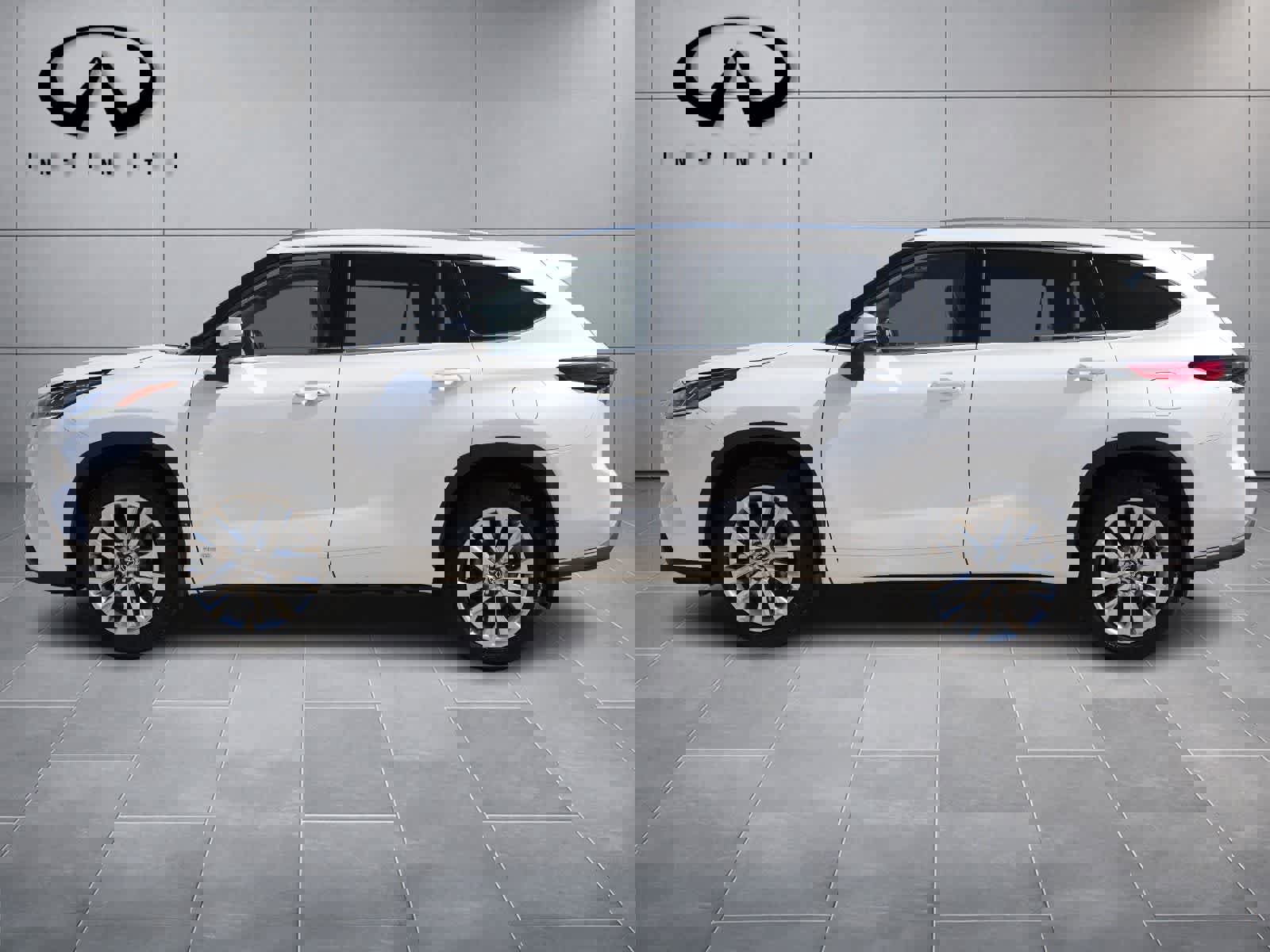 Used 2023 Toyota Highlander Limited image 4