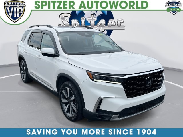 Used 2025 Honda Pilot Touring image 1