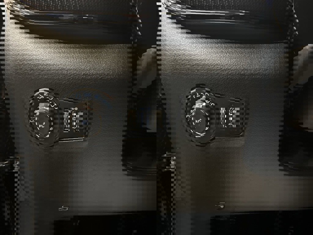 Used 2022 Jeep Compass Latitude image 11