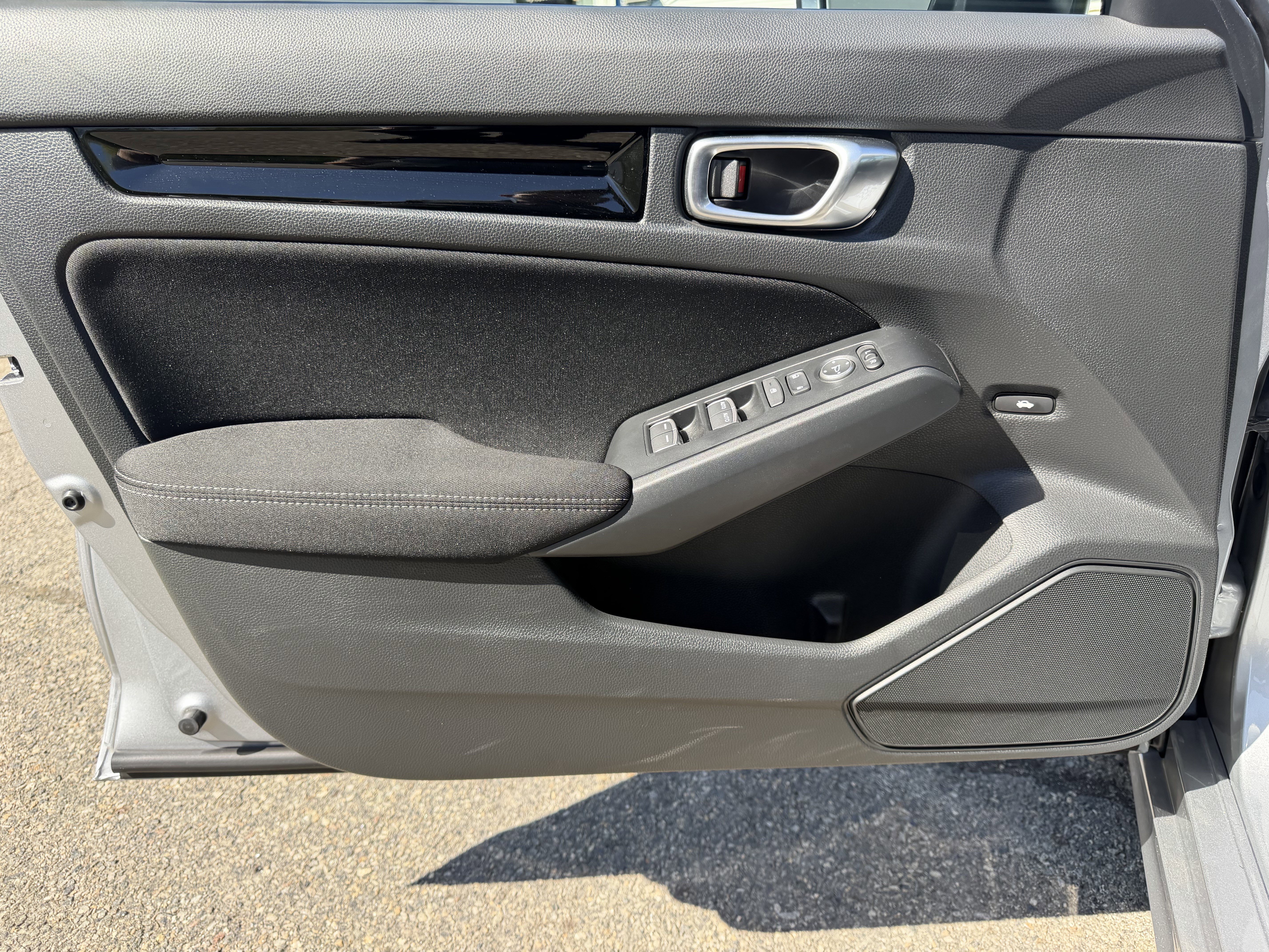 Used 2023 Honda Civic EX image 10