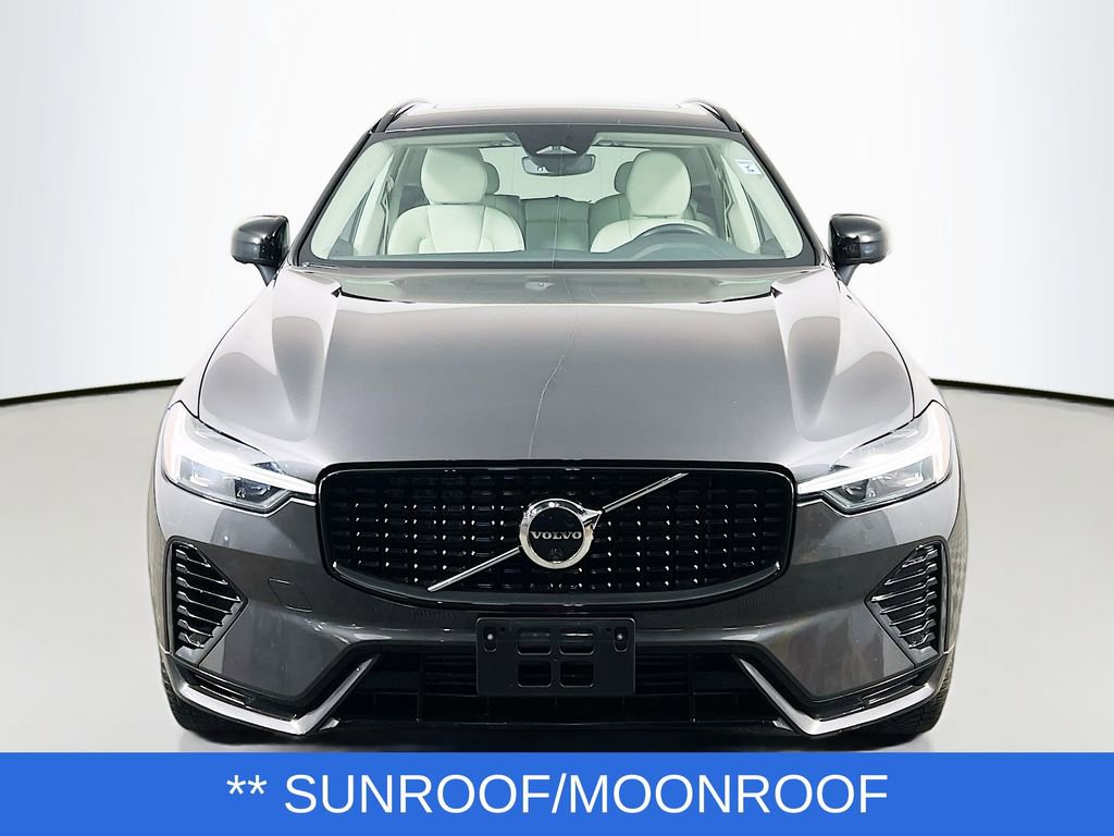 Used 2023 Volvo XC60 T8 Plus image 2