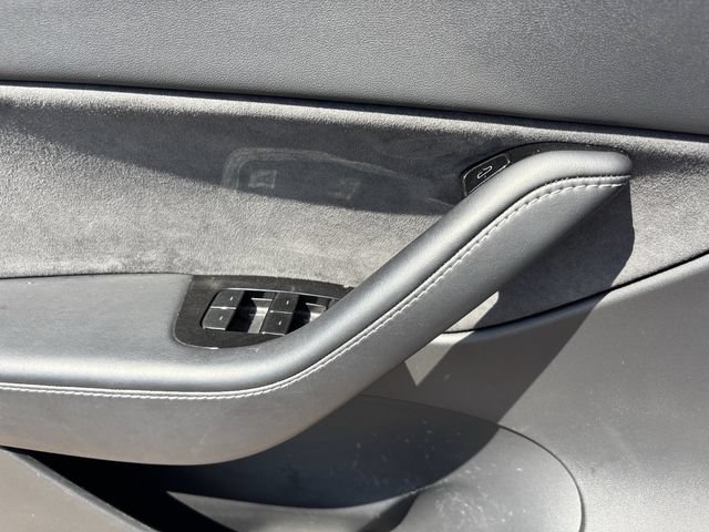 Used 2021 Tesla Model Y AWD image 21