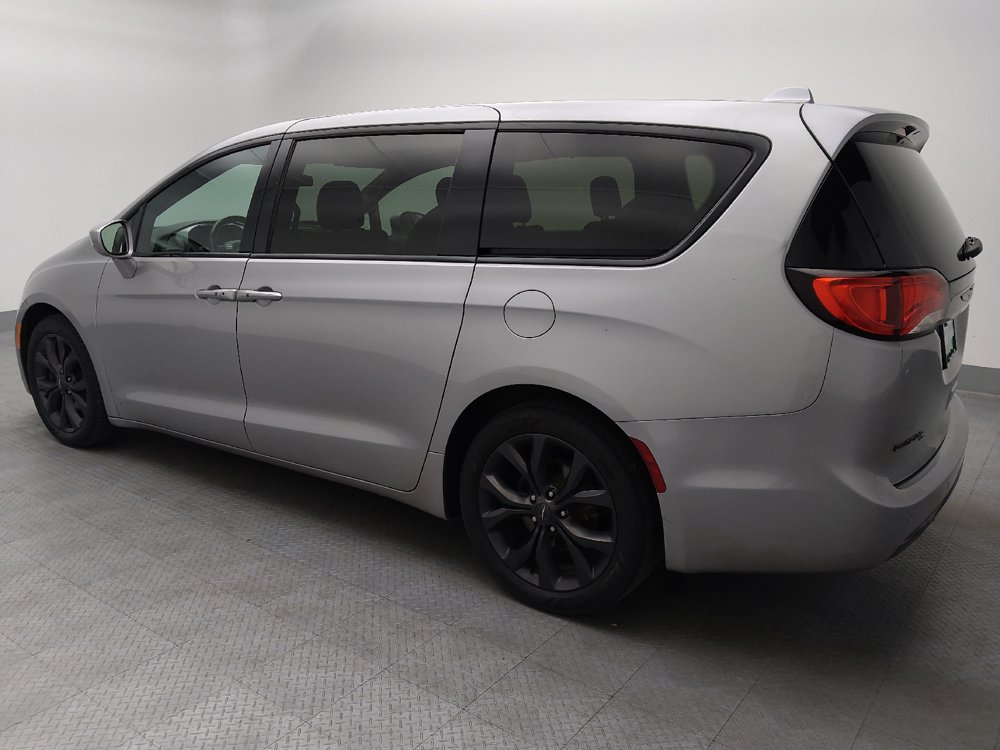 Used 2018 Chrysler Pacifica Touring Plus w/ S Appearance Package FWD image 3