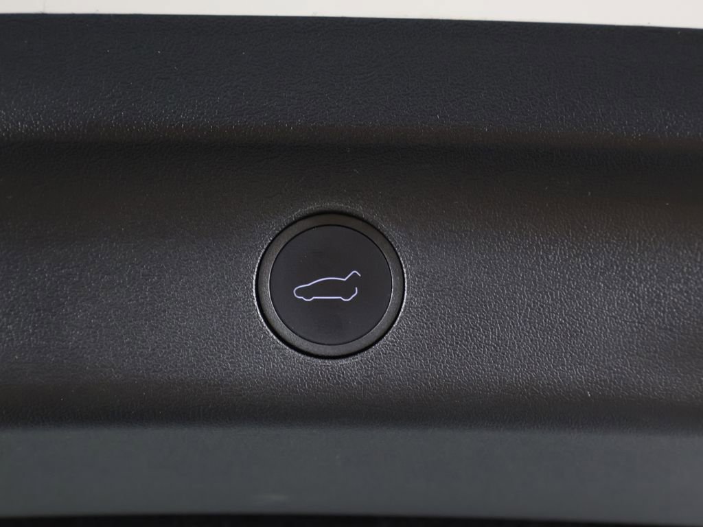 Used 2024 Tesla Model Y Long Range AWD/4WD image 20