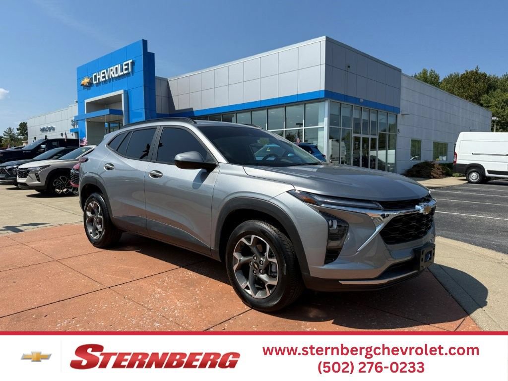 Used 2025 Chevrolet Trax LT