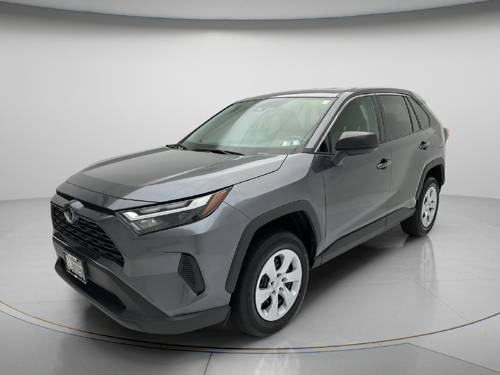 Used 2025 Toyota RAV4 LE AWD/4WD image 3