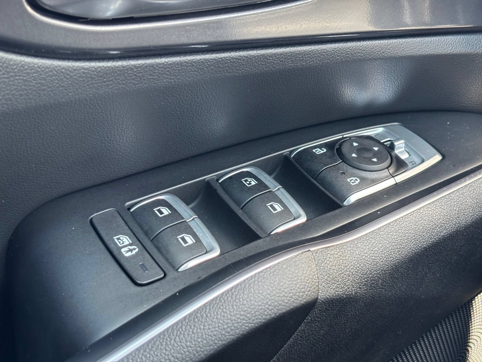 Used 2023 Kia Sorento LX FWD image 13