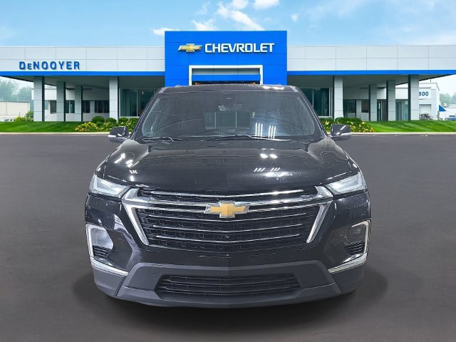Used 2023 Chevrolet Traverse LT w/ Rear Camera Mirror Package AWD/4WD image 2