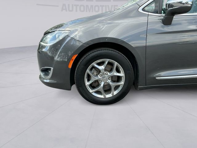 Used 2017 Chrysler Pacifica Limited FWD image 9