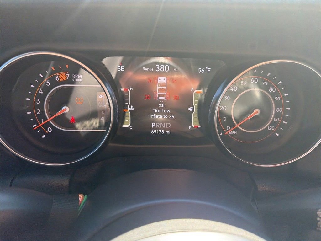 Used 2020 Jeep Wrangler Unlimited Sahara image 9